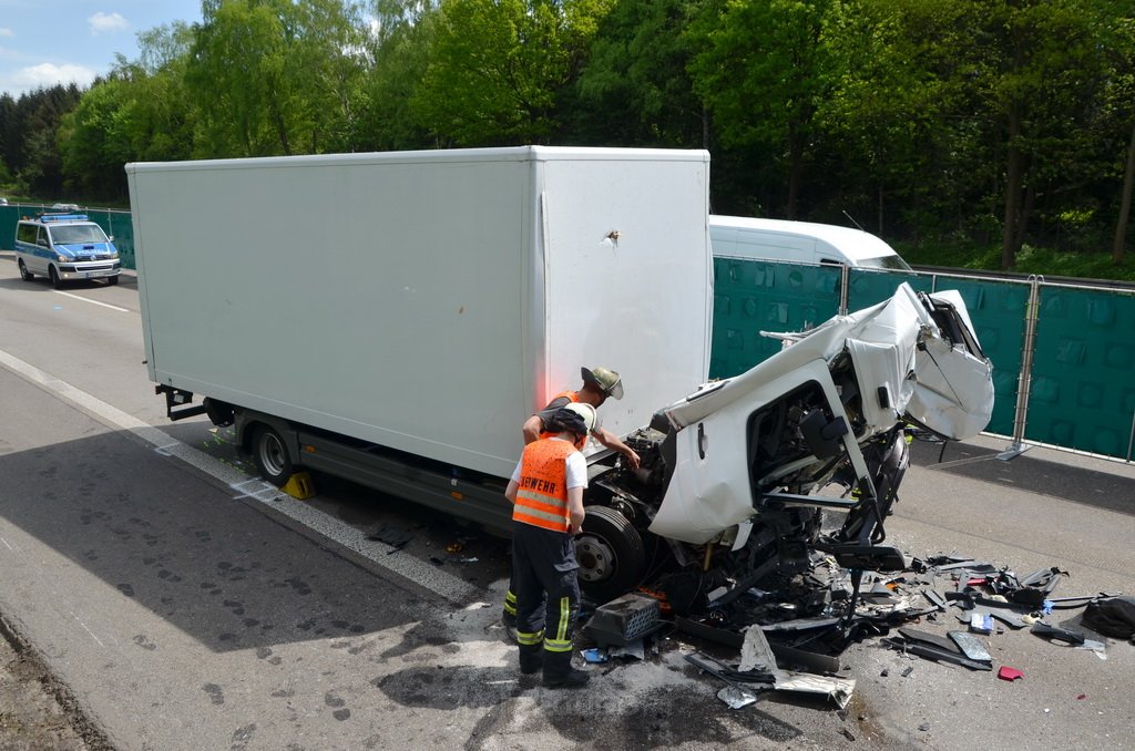 Schwerer VU A 1 Rich Saarbruecken kurz vor AK Leverkusen P8764.JPG - Miklos Laubert